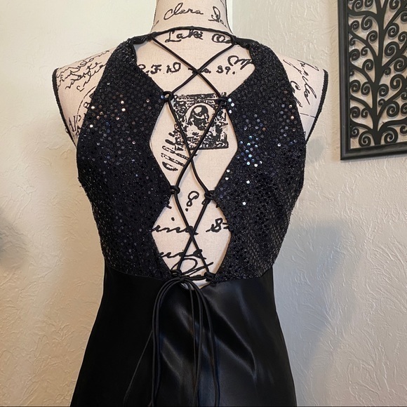 Long Black Sleek Dress Black Sequins Lace-up the back - Picture 4 of 11